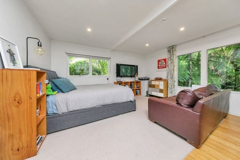 Photo of property in 186c Woodlands Park Road, Titirangi, Auckland, 0604