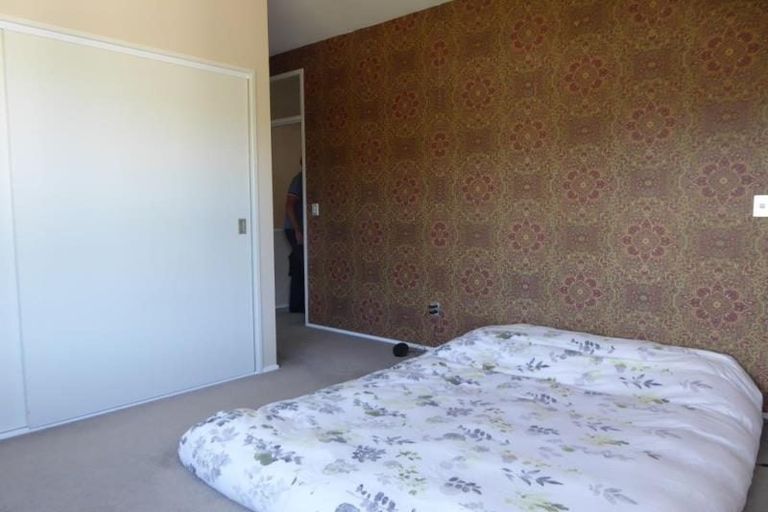 Photo of property in 42 Saddleback Grove, Karori, Wellington, 6012