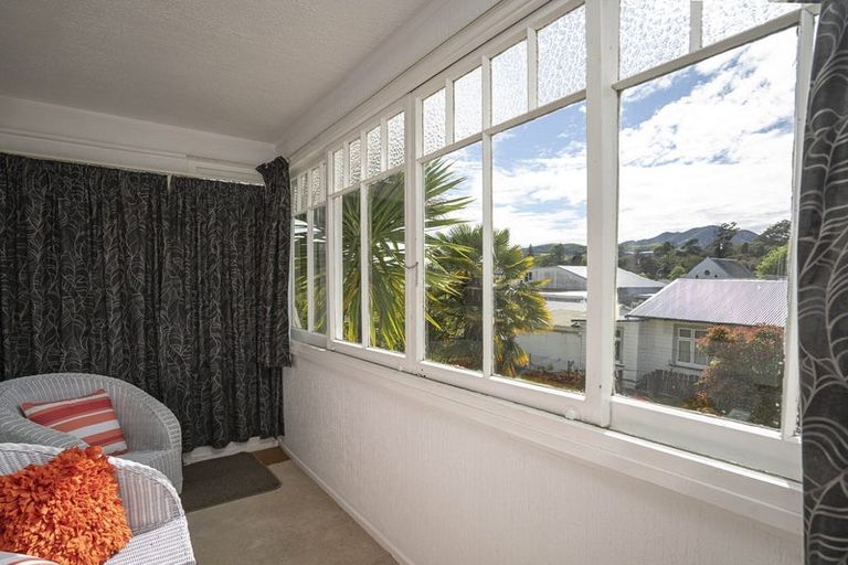 Photo of property in 1 Examiner Street, Nelson, 7010