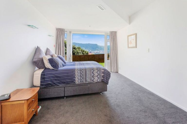 Photo of property in 24a Grafton Road, Roseneath, Wellington, 6011