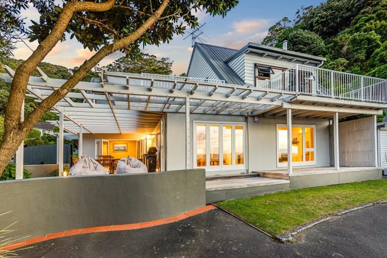 Photo of property in 1/2 Gill Road, Lowry Bay, Lower Hutt, 5013