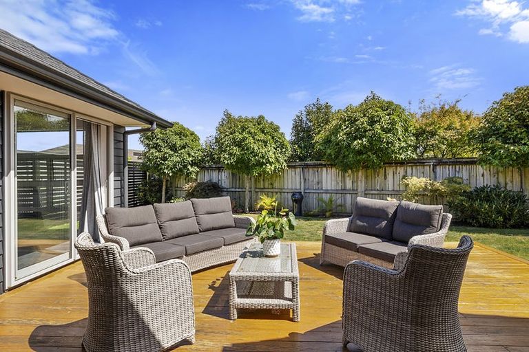 Photo of property in 7 Tupare Place, Highlands Park, New Plymouth, 4312