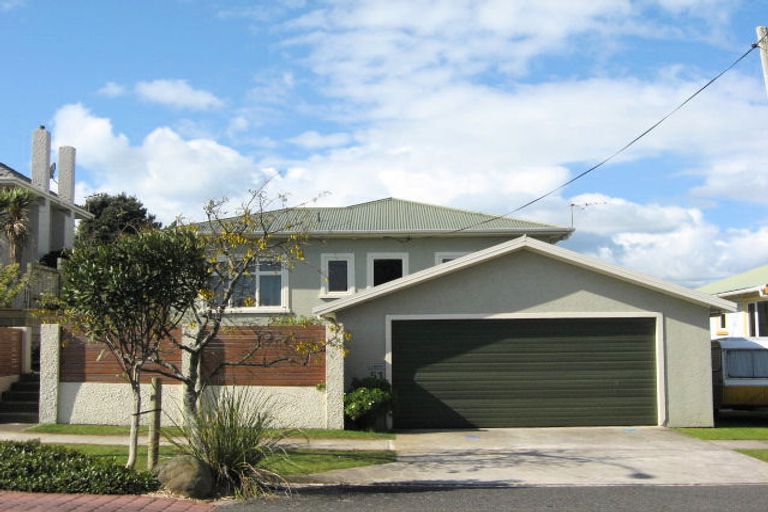Photo of property in 51 Paynters Avenue, Strandon, New Plymouth, 4312