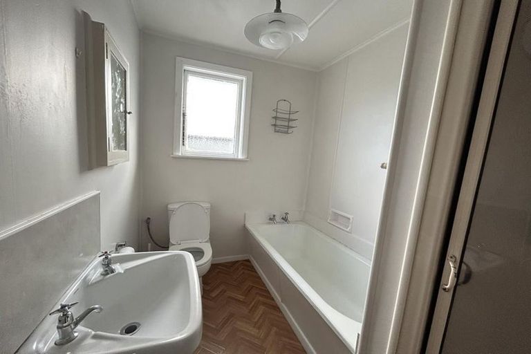 Photo of property in 132 Mcleod Street, Elderslea, Upper Hutt, 5018