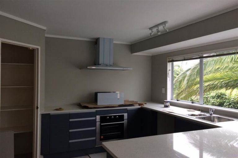 Photo of property in 66 De Quincey Terrace, Highland Park, Auckland, 2010