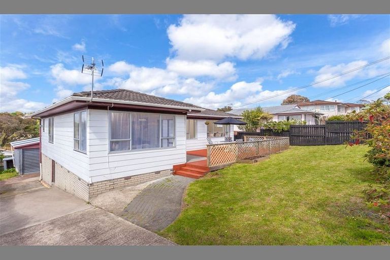 Photo of property in 51 Triangle Road, Massey, Auckland, 0614
