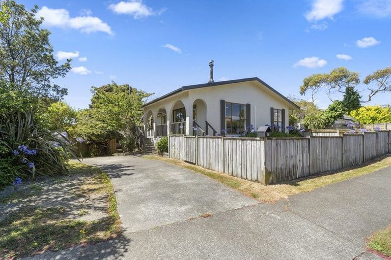 Photo of property in 33 Discovery Drive, Whitby, Porirua, 5024