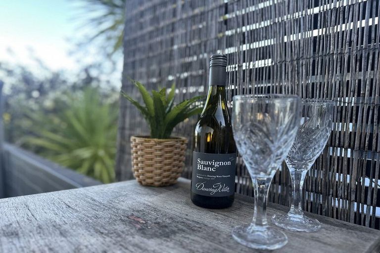 Photo of property in 61 Sunline Avenue, Massey, Auckland, 0614