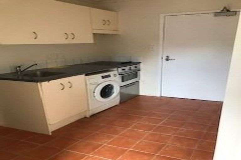 Photo of property in 17d/30 Westward Ho, Glen Eden, Auckland, 0602