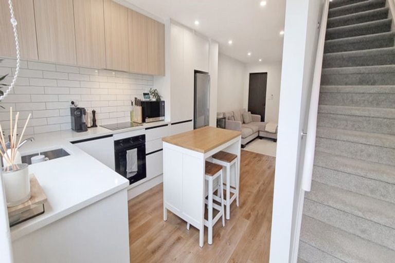 Photo of property in 30 Whai Hua Lane, Mangere Bridge, Auckland, 2022