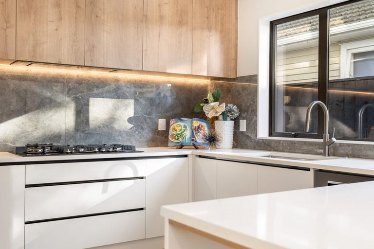 Photo of property in 71a Matipo Road, Te Atatu Peninsula, Auckland, 0610