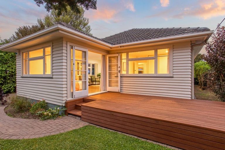 Photo of property in 116 Riverlaw Terrace, Saint Martins, Christchurch, 8022