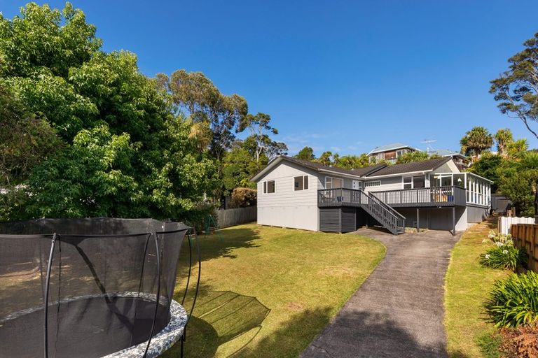 Photo of property in 36 Lemnos Place, Titirangi, Auckland, 0604