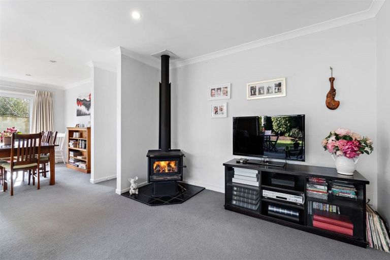 Photo of property in 11 Hanover Place, Ilam, Christchurch, 8041