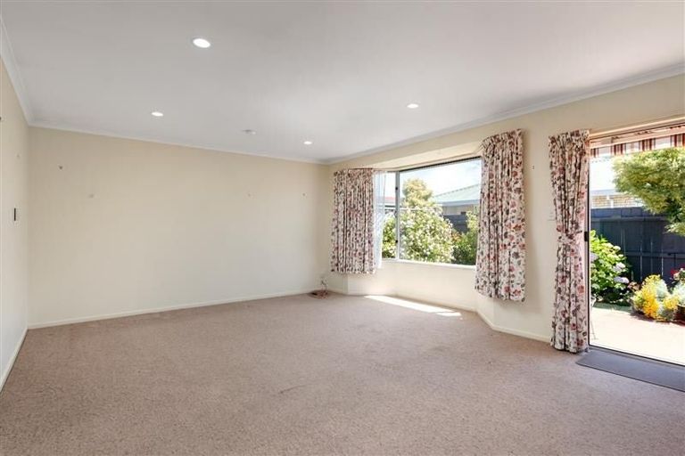 Photo of property in 114 Charles Street, Blenheim, 7201