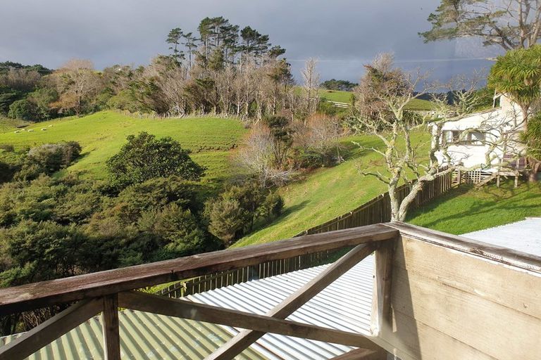 Photo of property in 152 Lone Kauri Road, Karekare, New Lynn, 0772