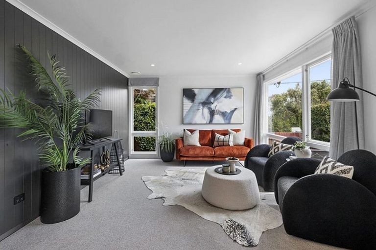 Photo of property in 390 Mangorei Road, Merrilands, New Plymouth, 4312