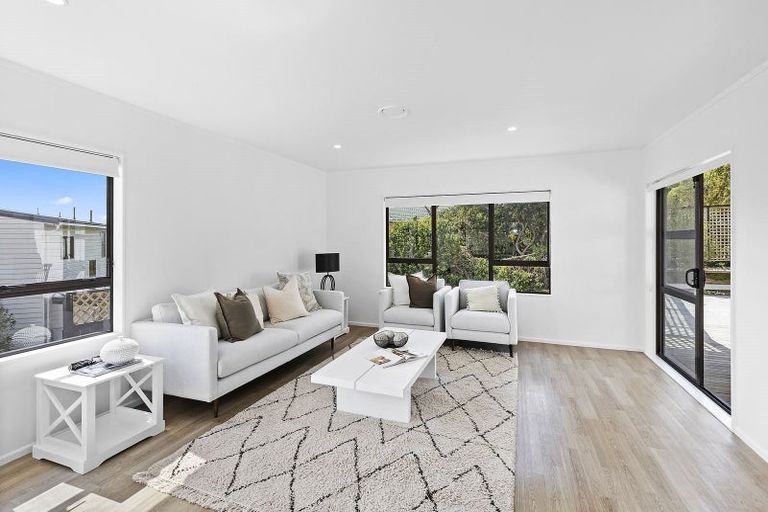 Photo of property in 16 Doon Grove, Papakowhai, Porirua, 5024