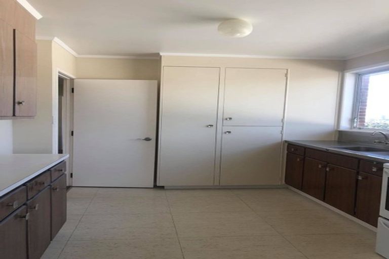 Photo of property in 1/36 Exmouth Road, Northcote, Auckland, 0627