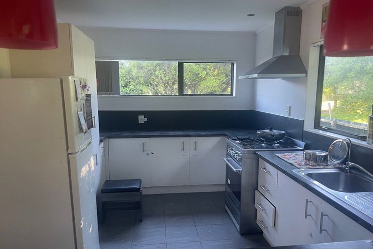 Photo of property in 2/24 Janese Place, Weymouth, Auckland, 2103