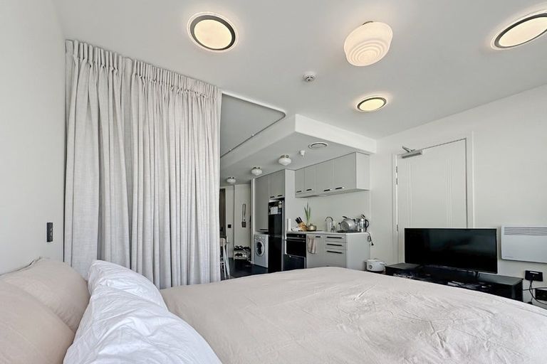 Photo of property in 106/3 Roxburgh Street, Mount Victoria, Wellington, 6011