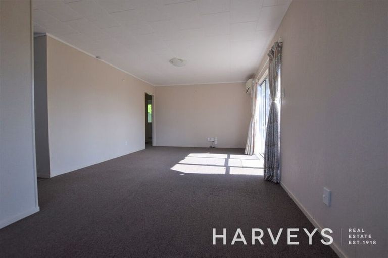 Photo of property in 11 Mile Place, Henderson, Auckland, 0612