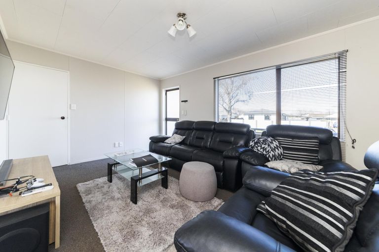 Photo of property in 31 Peter Hall Drive, Kelvin Grove, Palmerston North, 4414