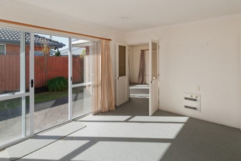 Photo of property in 2/4 Mull Place, Broomfield, Christchurch, 8042