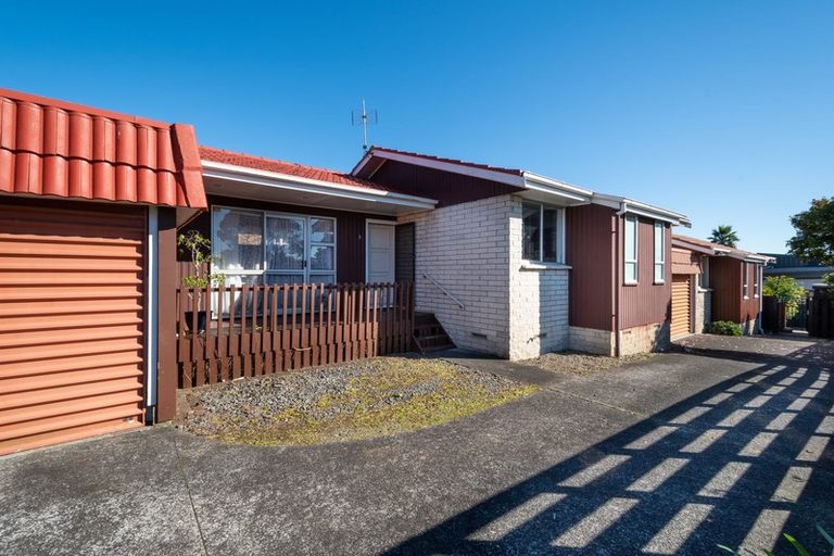 Photo of property in 2/131 Titirangi Road, New Lynn, Auckland, 0600