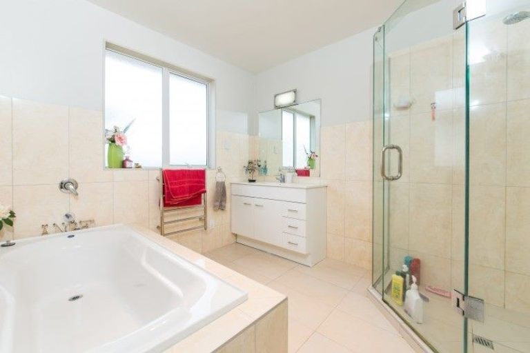 Photo of property in 7 Gordon Stanley Drive, Massey, Auckland, 0614