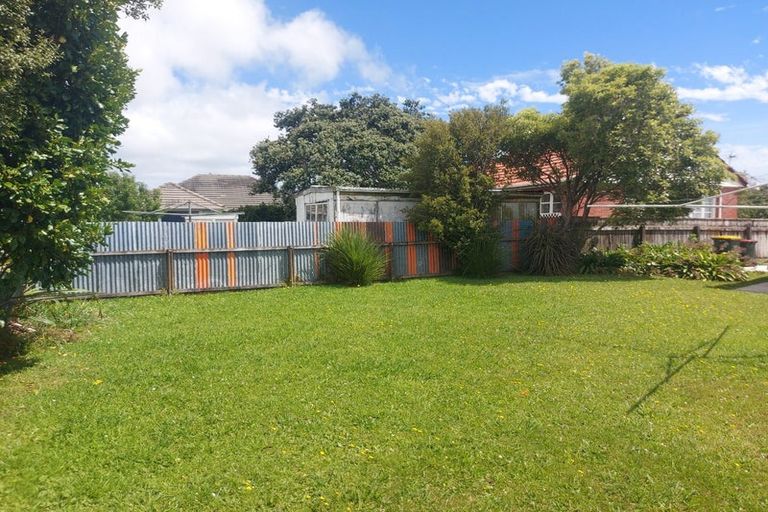 Photo of property in 5-6 Brown Grove, Fairfield, Lower Hutt, 5011