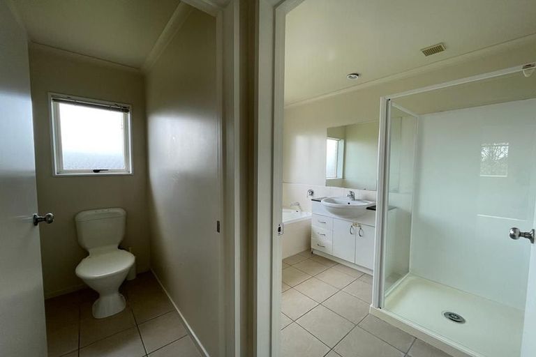 Photo of property in 7 Moravale Lane, Flat Bush, Auckland, 2016