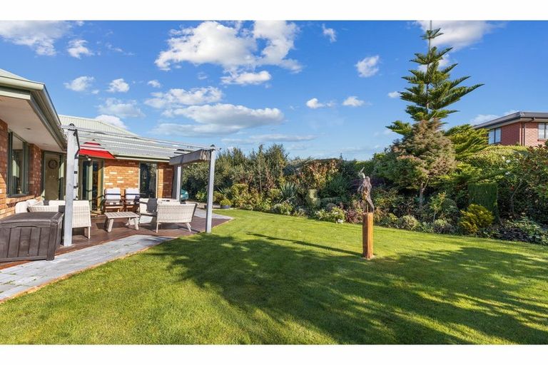 Photo of property in 33 Willowside Place, Amberley, 7410