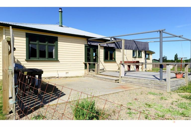 Photo of property in 19 Mount John Road, Waimate, 7977