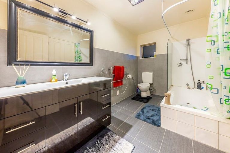 Photo of property in 17 Carlas Way, Ranui, Auckland, 0612