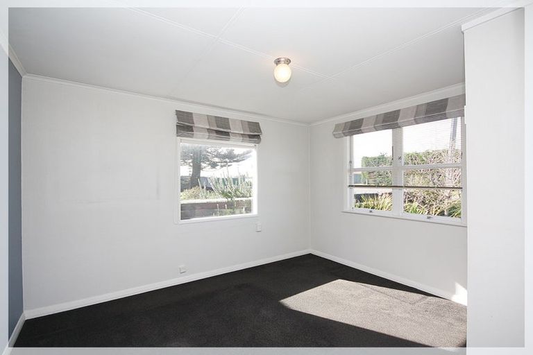 Photo of property in 8 Kennedy Street, Foxton Beach, Foxton, 4815