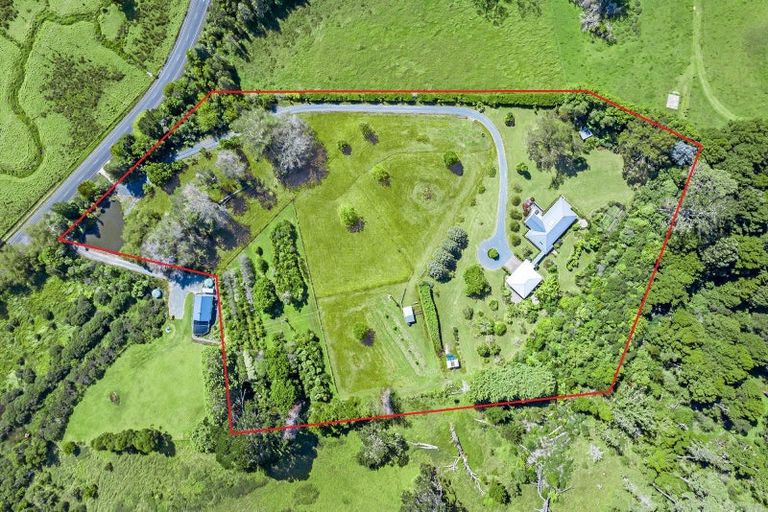 Photo of property in 215 Kaipara Flats Road, Warkworth, 0981