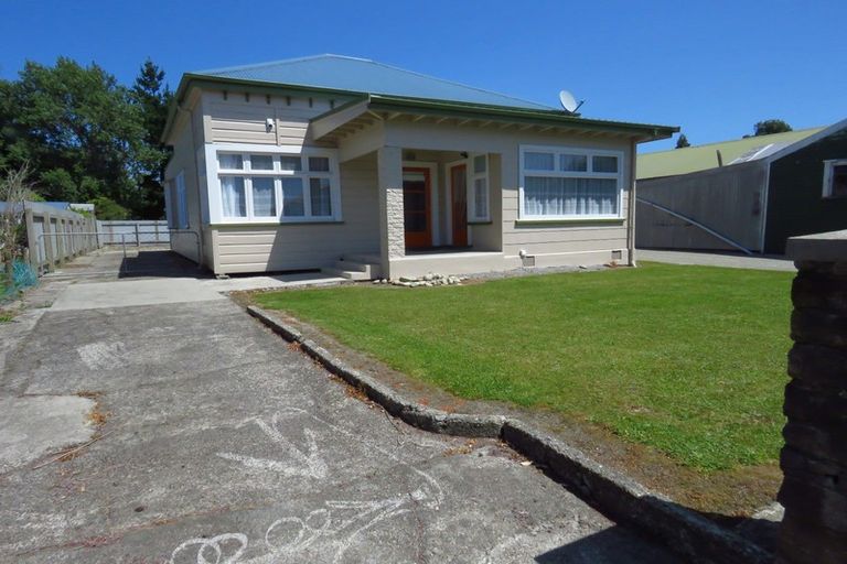 Photo of property in 128 Brougham Street, Westport, 7825