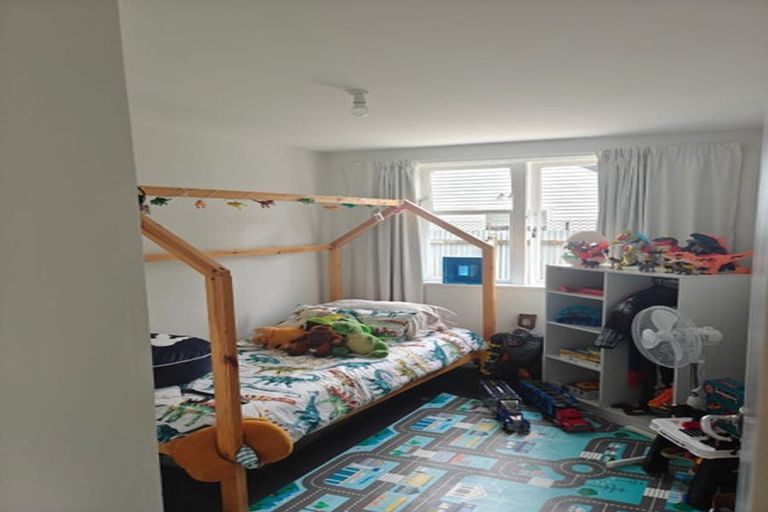 Photo of property in 11 Oak Street, Ebdentown, Upper Hutt, 5018