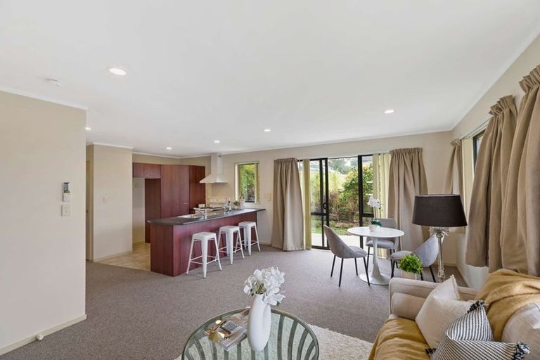 Photo of property in 40 Regents Park Place, Westgate, Auckland, 0614