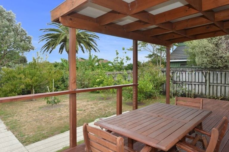 Photo of property in 33 Shearwater Street, One Tree Point, 0118