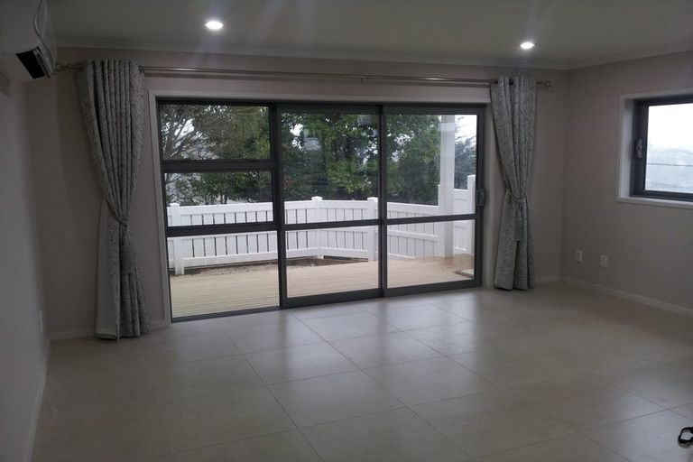 Photo of property in 124 Browns Bay Road, Rothesay Bay, Auckland, 0630