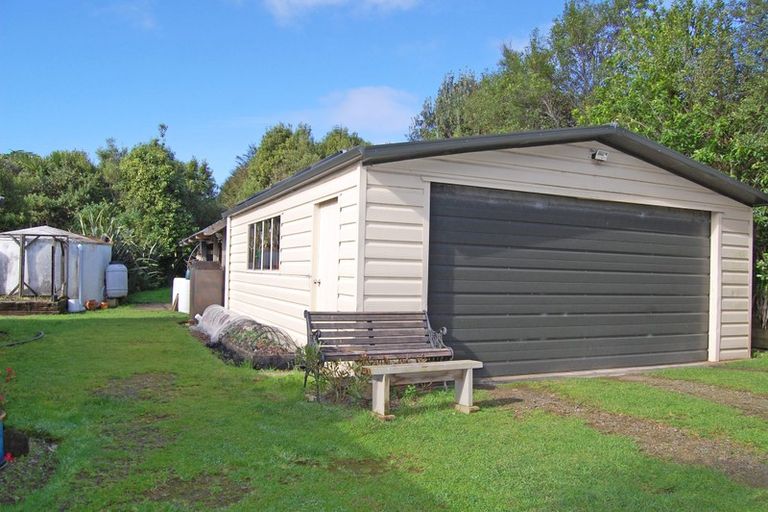 Photo of property in 210a Pukenui Road, Kaiwaka, 0573