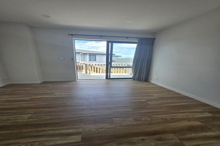 Photo of property in 167 Godfrey Drive, Orewa, 0931