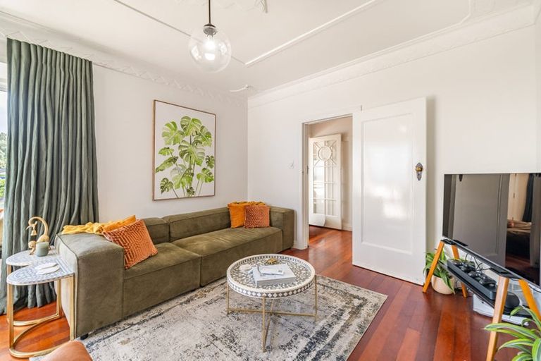 Photo of property in 147 Severn Street, Island Bay, Wellington, 6023