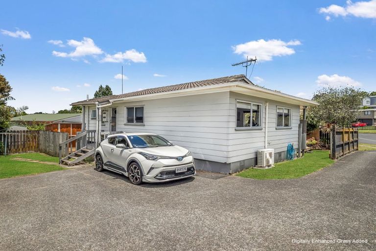 Photo of property in 3 Buisson Glade, West Harbour, Auckland, 0618
