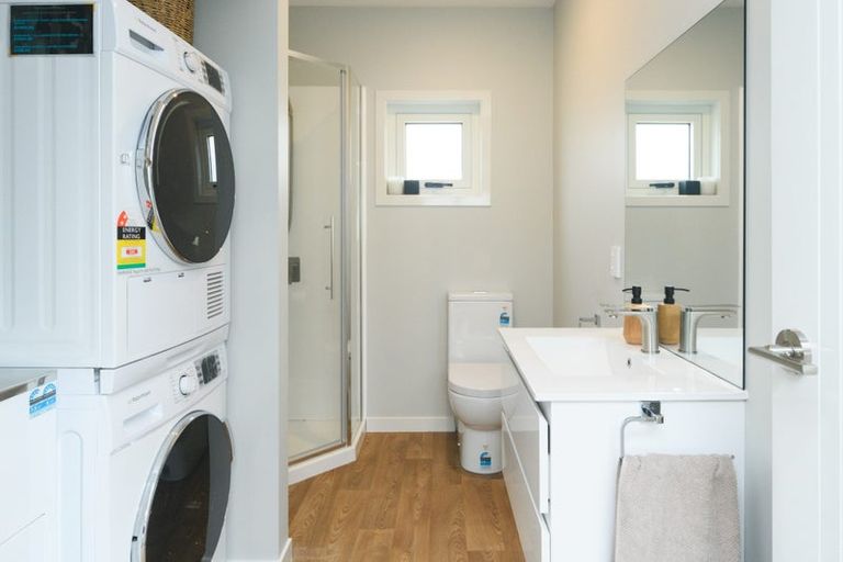 Photo of property in 8a Cuba Street, Takaro, Palmerston North, 4412