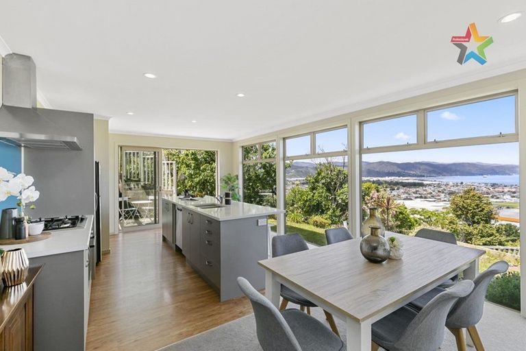 Photo of property in 11a Chestnut Grove, Maungaraki, Lower Hutt, 5010