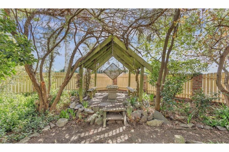 Photo of property in 193 High Street, Oxford, 7430