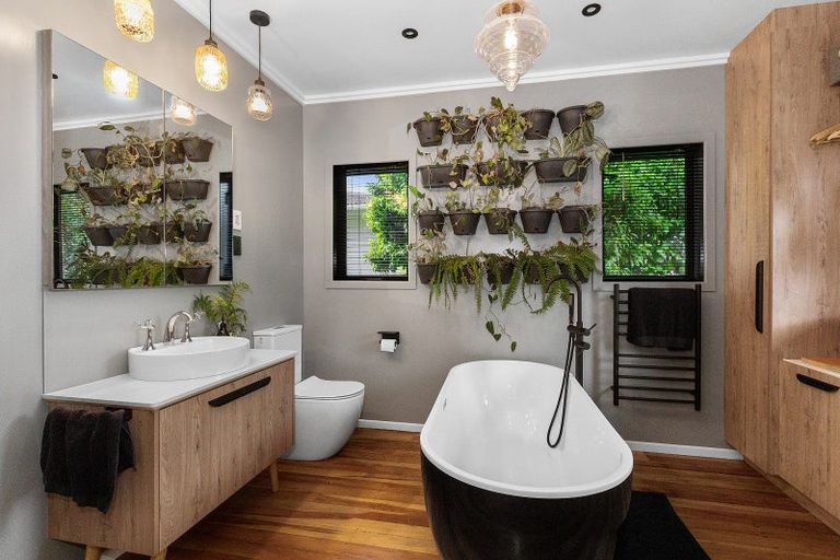 Photo of property in 36 Ngarua Road, Waitoa, 3310